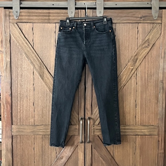 Levi's Wedgie Straight Fit Button Fly Jeans Black Size 29 EUC - Picture 3 of 10
